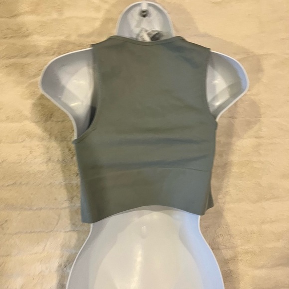 Sage green tank too size L - Picture 2 of 3